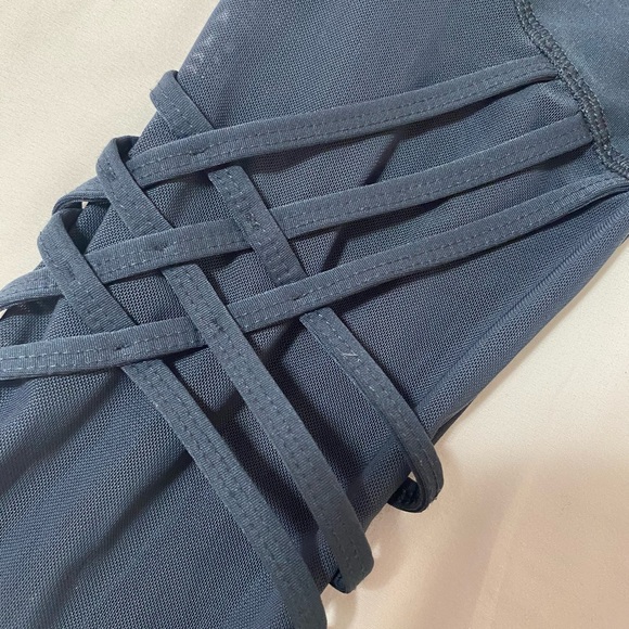 Vogo Athletica Gray Workout Pants Size Large. Crisscross & Netting detail - Picture 7 of 8